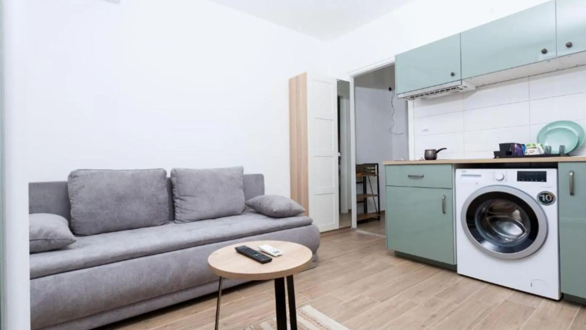 Romantic Studio In Zadar With City And Garden Views 0*,